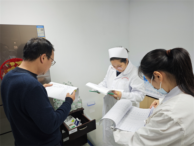 筑牢药品安全防线——我院开展药品安全专项检查